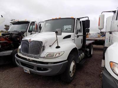 International DuraStar 4400 Day Cab Truck
