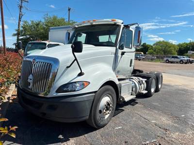 International LF687 Day Cab Truck