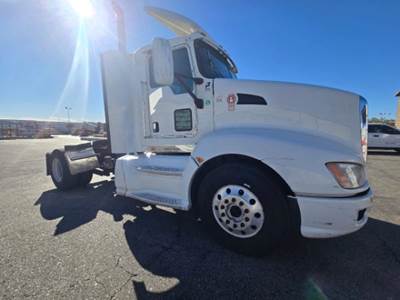 Kenworth T660 Day Cab Truck