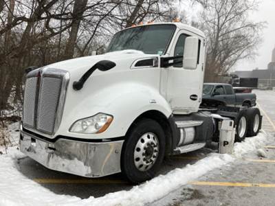 Kenworth T680 Day Cab Truck