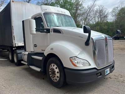 Kenworth T680 Day Cab Truck