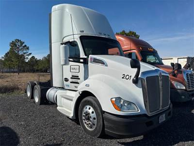Kenworth T680 Day Cab Truck