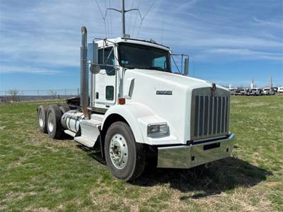 Kenworth T800 Day Cab Truck