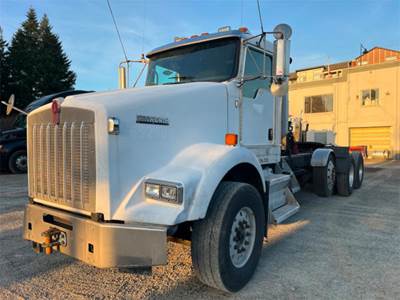 Kenworth T800 Day Cab Truck
