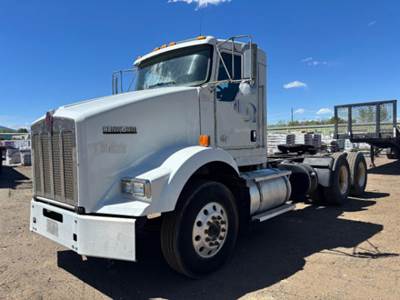 Kenworth T800 Day Cab Truck