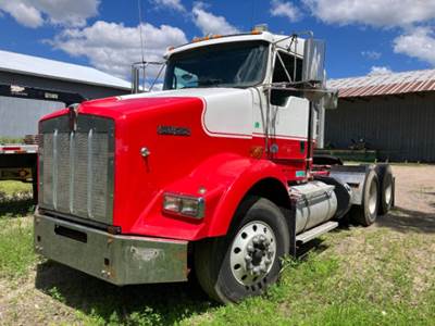 Kenworth T800 Day Cab Truck