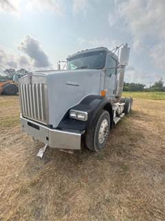 Kenworth T800 Day Cab Truck