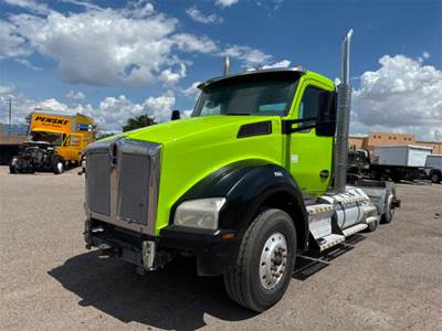 Kenworth T880 Day Cab Truck