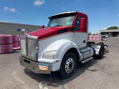 Kenworth T880 Day Cab Truck
