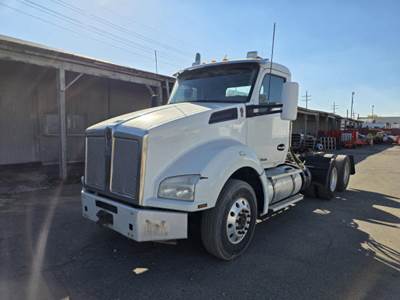 Kenworth T880 Day Cab Truck