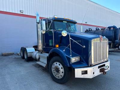 Kenworth T880 Day Cab Truck