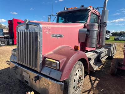 Kenworth W900B Day Cab Truck