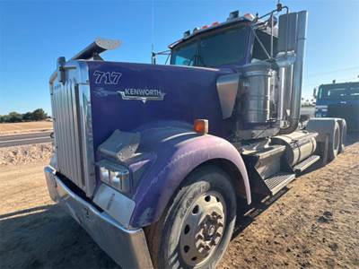 Kenworth W900B Day Cab Truck