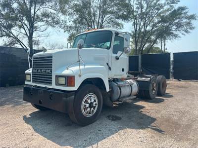Mack 600 CHN Day Cab Truck