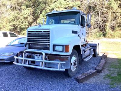 Mack CH613 Day Cab Truck