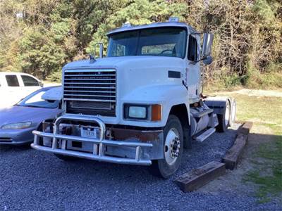 Mack CH613 Day Cab Truck