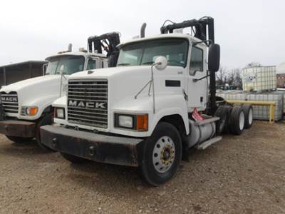 Mack CHN613 Day Cab Truck