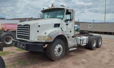 Mack Granite GU713 Day Cab Truck