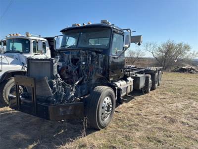 Mack Granite GU813 Day Cab Truck