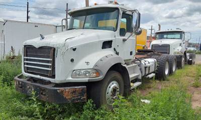 Mack Granite GU813 Day Cab Truck
