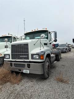 Mack Pinnacle CHU600 Day Cab Truck