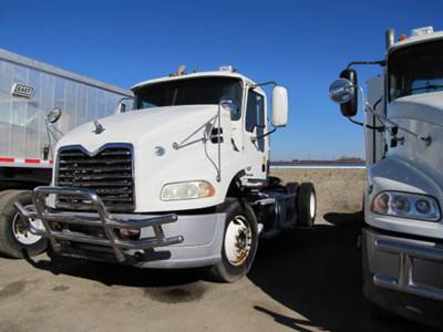 Mack Pinnacle CXU612 Day Cab Truck