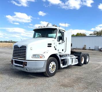 Mack Pinnacle CXU613 Day Cab Truck