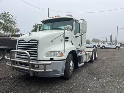 Mack Pinnacle CXU613 Day Cab Truck