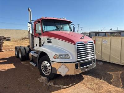 Mack Pinnacle CXU613 Day Cab Truck