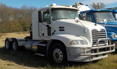Mack Pinnacle CXU613 Day Cab Truck