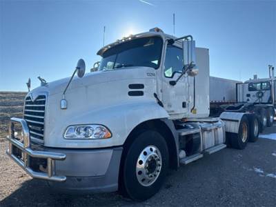 Mack Pinnacle CXU613 Day Cab Truck