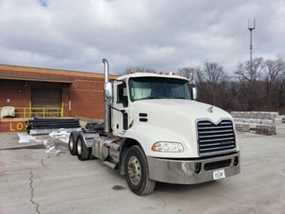 Mack Pinnacle CXU613 Day Cab Truck