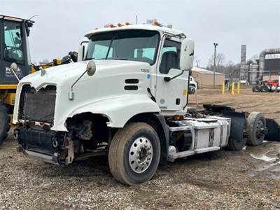 Mack Pinnacle CXU613 Day Cab Truck