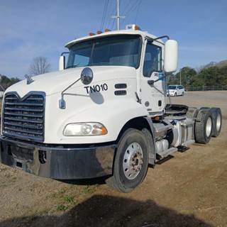 Mack Pinnacle CXU613 Day Cab Truck