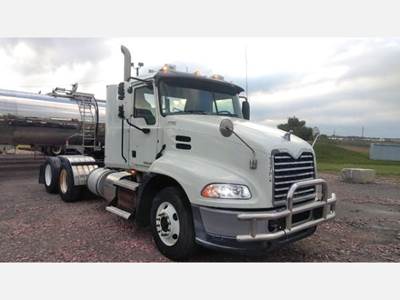 Mack Pinnacle CXU613 Day Cab Truck