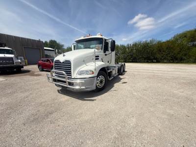 Mack Pinnacle CXU613 Day Cab Truck