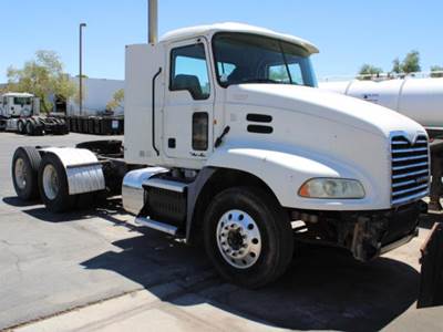 Mack Pinnacle CXU613 Day Cab Truck