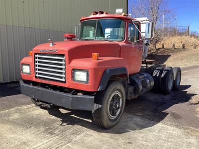 Mack RD690S Day Cab Truck