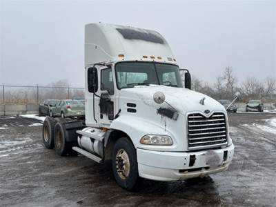Mack Vision CX613 Day Cab Truck