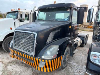Volvo VNL Day Cab Truck