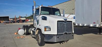 Western Star 4700 Day Cab Truck