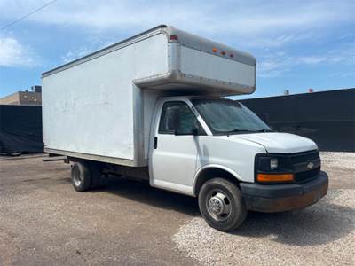 Chevrolet Express Box Truck
