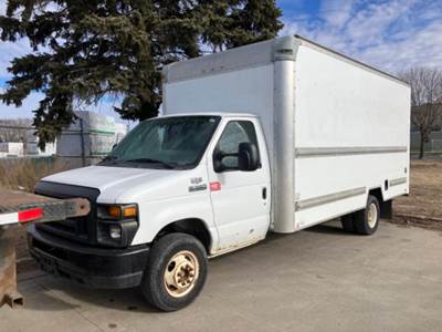 Ford Econoline E350 Box Truck