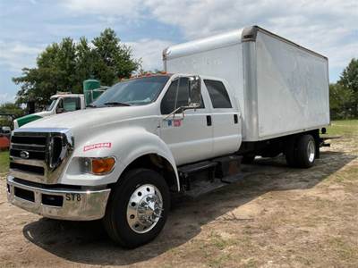 Ford F750 DOUBLE CAB Box Truck