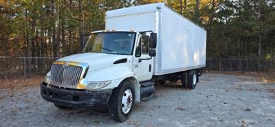International 4200 4X2 Box Truck