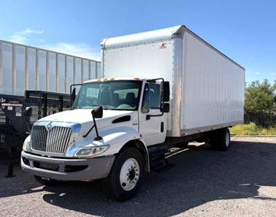 International DuraStar 4300 Box Truck