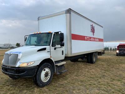 International DuraStar 4300 Box Truck