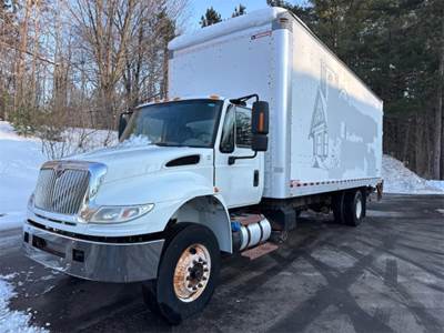 International DuraStar 4300 Box Truck