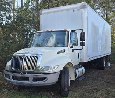 International DuraStar Box Truck