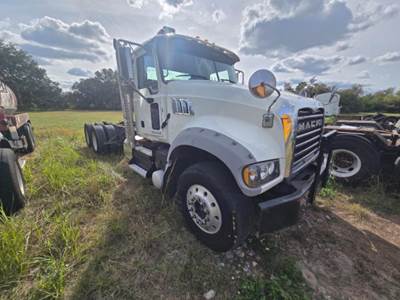 Mack Granite GU713 Box Truck